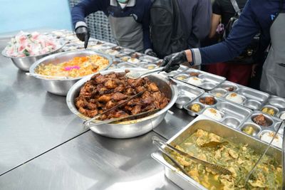15 Bulan Berjalan, Mengapa Mayoritas Publik Justru Menolak Kelanjutan Program Makan Bergizi Gratis?