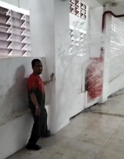 Hujan Deras Rendam Pasar Baru Sanggeng, Aktivitas Pedagang Terganggu Dan Bangunan Disorot