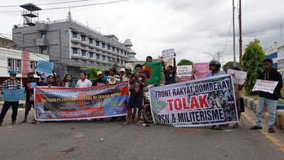 Sorong Memanas, Aksi 59 Tahun Kontrak Freeport Diwarnai Tuntutan Penutupan Dan Penolakan Militerisme