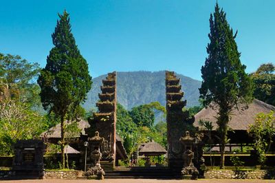 Wisata Religi: Menjelajahi Pura Tertua di Riau yang Sarat Sejarah