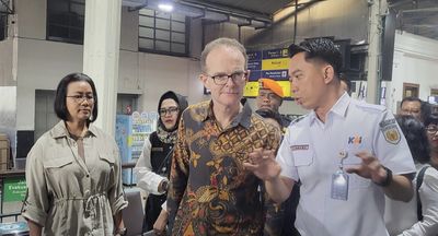 Kunjungi Stasiun Jogja, Dubes Inggris untuk RI Kenang Masa Belajar di Jogja Hingga Perkuat Kerjasama Transportasi Rendah Karbon