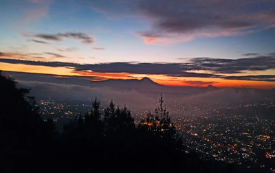 Sunset Spektakuler dari Ketinggian, Bukit Paralayang Batu Jadi Spot Favorit Wisatawan