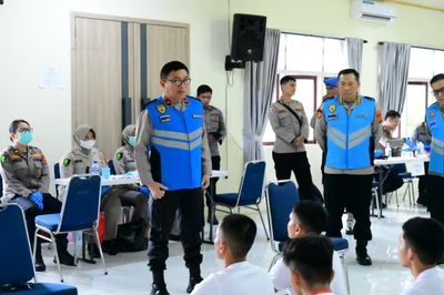 Wakapolda Jambi Tinjau Pelaksanaan Tes Kesehatan Awal Seleksi Akpol di Asrama Haji