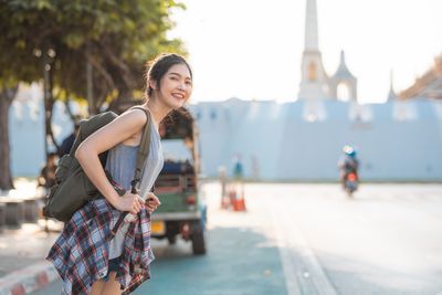 10 Tips Liburan ke Luar Negeri Budget 5 Juta: Jalan-jalan Nyaman, Gak Bikin Kantong Jebol!