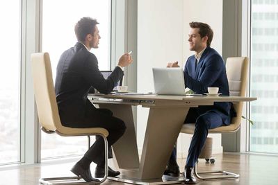 17 Contoh Deskripsi Diri Singkat dan Menarik untuk CV & Bio