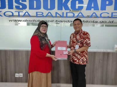 Disdukcapil Banda Aceh Serahkan 27 KIA untuk Siswa TK