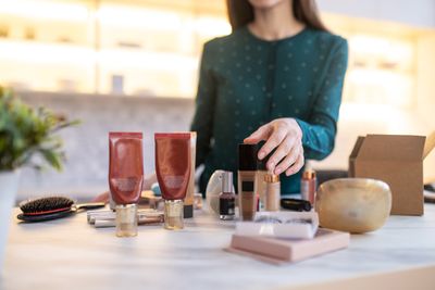 10 Cara Memulai Bisnis Skincare dari Nol, Cocok untuk Pemula!