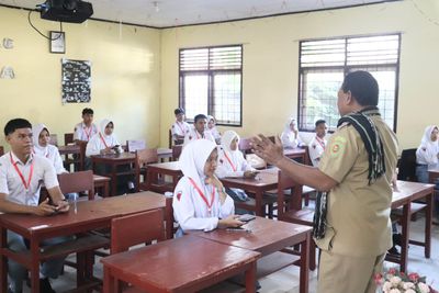 Wagub Maluku Buka Ujian Sekolah di SMA Negeri 11 Ambon, Turut Motivasi Siswa