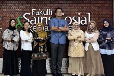 Tingkatkan Keselamatan Kerja, UNS dan UKM Edukasi Pekerja Migran Perempuan Indonesia di Malaysia