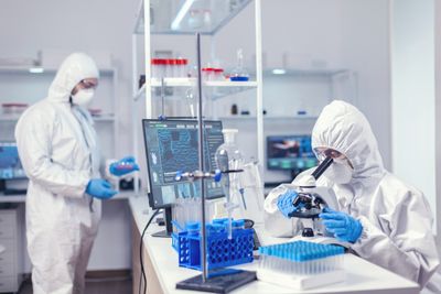Panduan Lengkap Keselamatan Kerja di Laboratorium untuk Pemula