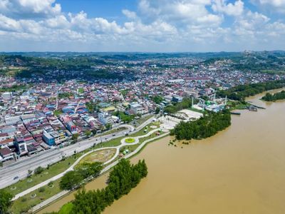 Mengapa Sungai Mahakam Disebut Urat Nadi Kalimantan Timur?
