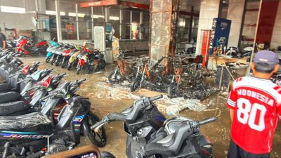 Kebakaran Melanda Showroom Yamaha di Samarinda Ulu, Belasan Motor Rusak Terdampak Panas