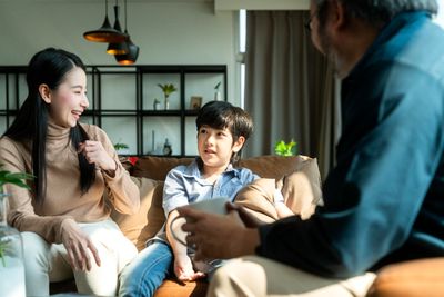 6 Cara Edukasi Seksual ke Anak Tanpa Canggung, Orang Tua Wajib Banget Tahu!