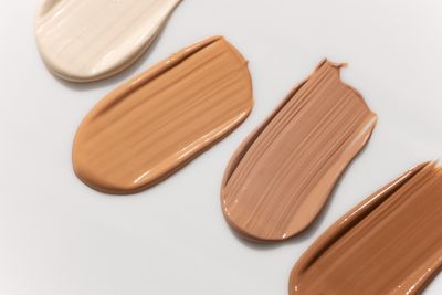 Perbedaan Skin Tint dan Foundation yang Wajib Kamu Tahu, Apa Saja?