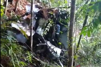 Helikopter Jatuh di Kalbar, Seluruh Penumpang Dinyatakan Tewas