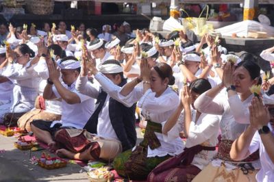 Khidmat di Besakih, Pemimpin Jembrana Tekankan Keseimbangan Pembangunan dan Spiritual