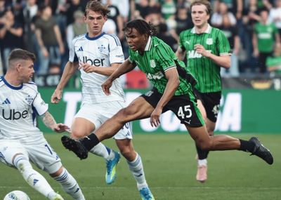 Tampil Solid di Lini Pertahanan Sassuolo, Jay Idzes Bikin Como Telan Dua Kekalahan Beruntun di Serie A