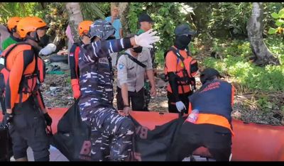 Tim SAR Gabungan Temukan WNA Asal China Terseret Ombak di Pantai Cibobos Meninggal Dunia