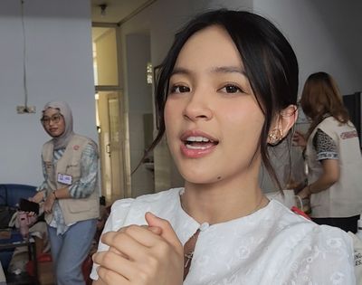 Rayakan Hari Kartini, Elsa Japasal Habiskan Akhir Pekan Bersama Oma-Oma di Panti Jompo