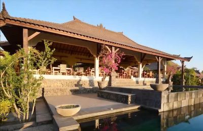 6 Tempat Bulan Madu di Lombok Paling Romantis untuk Pengantin Baru