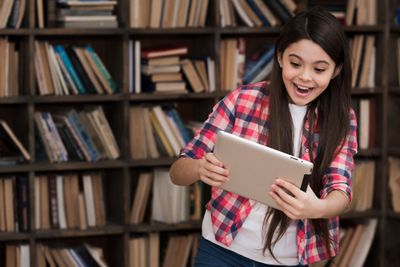 Literasi Digital: Pengertian, Contoh, dan Manfaatnya Sehari-Hari