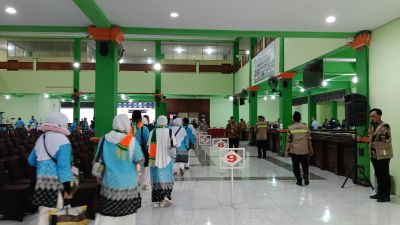 Kloter Pertama Haji Diberangkatkan dari Embarkasi Solo