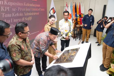 KPU Maluku Utara Resmi Berkantor di Sofifi, Gubernur Sherly Apresiasi Komitmen Penguatan Ibu Kota