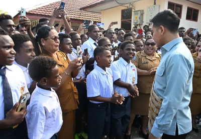 Wapres Gibran Kunjungi Sekolah Sentra Pendidikan Timika, Tinjau Sarana Prasarana