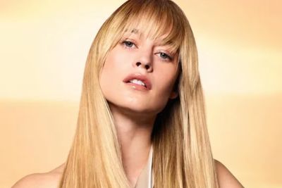 6 Cara Dapatkan Glass Hair dengan Mudah ala Salon!
