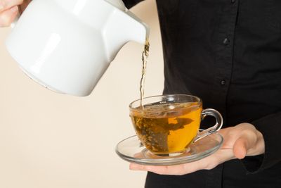 3 Manfaat Minum Teh untuk Perempuan yang Sibuk