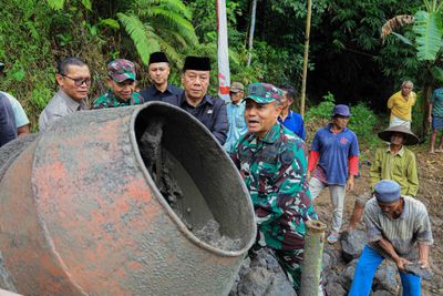 TMMD Sengkuyung di Gondangrejo, Windusari: Bangun Jembatan dan Gelar Penyuluhan