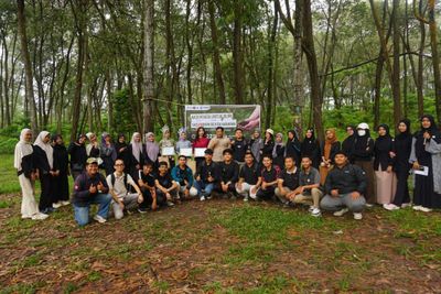 Peringati Hari Bumi, Mahasiswa UIN Suska Tanam Pohon di Lingkungan Kampus