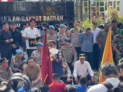 Aksi Mahasiswa di DPRD Kalsel Berjalan Tertib, Satpol PP Kedepankan Pendekatan Humanis