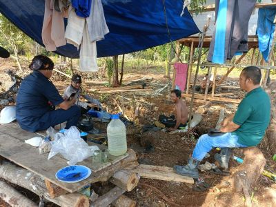 Sinergi Cegah Karhutla: Bhabinkamtibmas Desa Kelagian Beri Edukasi Bahaya Karhutla