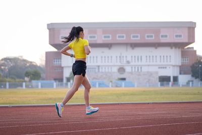Panduan Nutrisi Lari 10K: Menu Sebelum Race agar Performa Maksimal