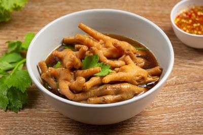 Bahaya Ceker Ayam Jika Dikonsumsi Berlebihan, Ini Faktanya!
