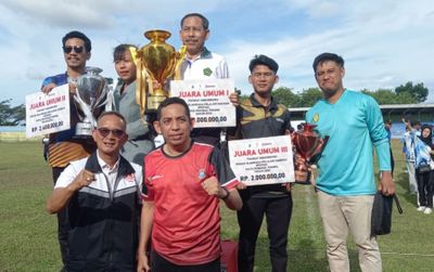 MAN 1, SMPN 8, SMP ST. Theresia Juara Umum POPDA Pangkalpinang, Ini pesan Prof Saparudin