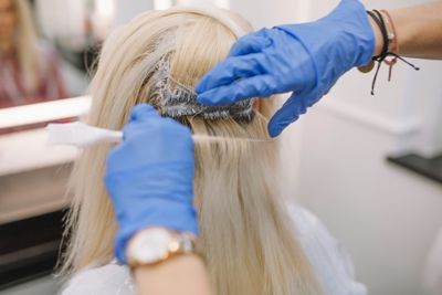 Rambut Habis Bleaching? Ini Perawatan yang Wajib Dilakukan