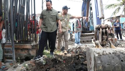 Bangli Diatas Drenase Kampung Beji, Trumbu, Kasemen Diduga Penyebab Banjir
