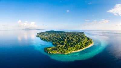 Pulau Ai di Kepulauan Banda, Perpaduan Wisata Bahari dan Jejak Sejarah Rempah Dunia yang Memikat
