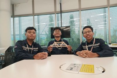 Bangga! Mahasiswa UNEJ Juara 1 Kompetisi Internasional di NTU Singapura, Kalahkan Kampus Top Dunia