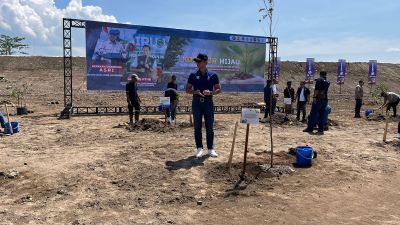 Menko AHY Pimpin Aksi Tanam Pohon di Green Corridor Tol Jogja-Solo : Infrastruktur Harus Pro Lingkungan