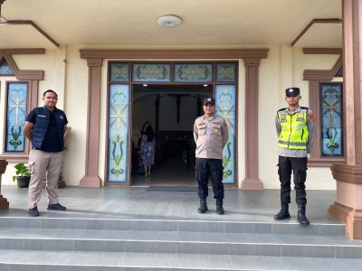 Wujudkan Situasi Kondusif, Polres Tanjab Barat Perketat Pengamanan Gereja Saat Ibadah Minggu