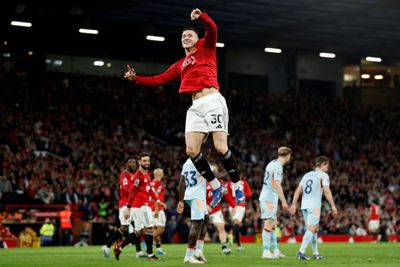 Menang 2-1 atas Brentford, Manchester United Kian Dekat ke Liga Champions