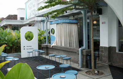 Kogu Cafe, Tempat Nongkrong Tropikal dengan Sensasi Photobox yang Seru