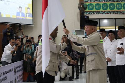 Pelepasan Kloter BDJ 01: Pesan Hangat Gubernur Muhidin dan Semangat Kebersamaan Jemaah Haji Kalsel 2026