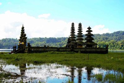 Keindahan Danau Tamblingan Bali: Tempat Wisata Alam yang Tenang dan Jauh dari Keramaian