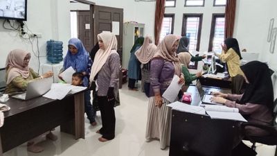 Warga Aceh Besar Antre Demi Bantuan Modal Usaha dari Baitul Mal
