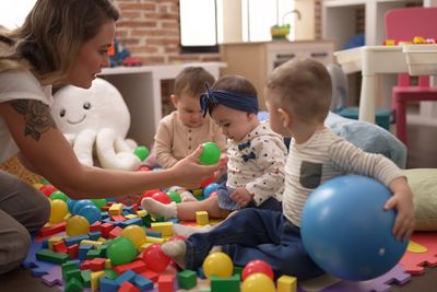 7 Tips Memilih Daycare yang Aman, Biar Working Mom Lebih Tenang!