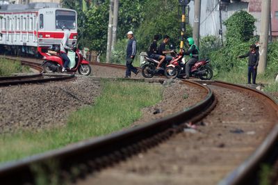 KAI Bakal Bereskan Perlintasan Tak Resmi, Siap Ambil Langkah Hukum Jika Ormas Terlibat